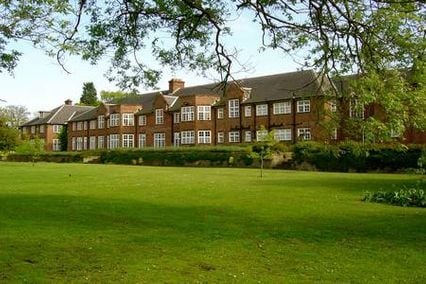 credit: http://www2.hull.ac.uk/administration/images/thwaite_hall_v_Variation_2.jpg