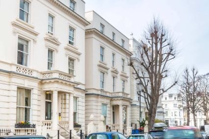 credit: http://www3.imperial.ac.uk/accommodation/prospectivestudents/prospectiveundergraduatestudents/hallsofresidenceug/pembridgehall