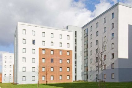 credit: http://akt-uk.com/medias/images/diaporamas/287/brunel-student-residences-bishops-complex-03-valerie-bennett_1180x580.jpg
