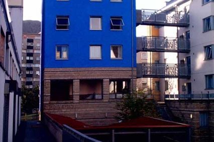 credit: http://www.edinburgharchitecture.co.uk/images/jpgs/holyrood_u&l_court.jpg