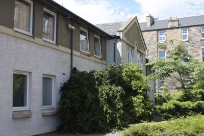 credit: http://www.getting-in.com/images/institutions_profile/university-of-edinburgh-accommodation1.jpg