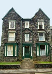 credit: http://www.cumbria.ac.uk/Public/FM/Images/BuildingsPlaces/AmblesideWansfell200x300.jpg