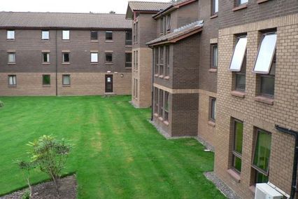 credit: http://idata.over-blog.com/0/14/64/36/accomodations/le-jardin-de-robin-smith.jpg