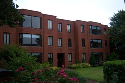 credit: https://commons.wikimedia.org/wiki/File:Easton_flats,_Newcastle_University,_5_September_2013_(6).jpg