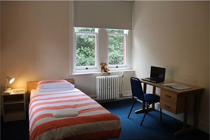 credit: https://www.stmarys.ac.uk/student-life/accommodation/catered/waldegrave-park.aspx