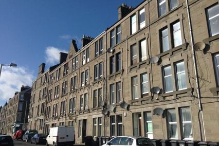 credit: https://www.gumtree.com/p/property-to-rent/lyon-street-dundee/1083350130