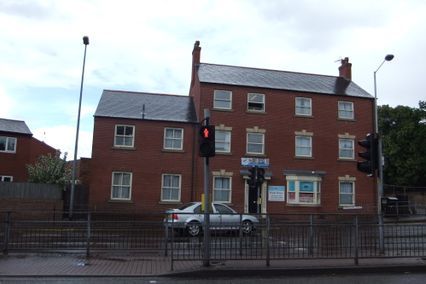 credit: https://commons.wikimedia.org/wiki/File:Hayes_House,_Carholme_Road,_Lincoln,_England_-_DSCF1602.JPG