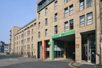 credit: https://www.iqstudentaccommodation.com/sites/default/files/styles/slider/public/2018-07/Claire%20Williams%20Photography%20%2818%20of%2020%29_0.jpg?itok=wU7rxHwA
