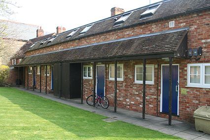 credit: https://www.google.com/url?sa=i&source=images&cd=&ved=2ahUKEwitsImN5IvjAhVK6qQKHZn5CxwQjRx6BAgBEAU&url=https%3A%2F%2Fwww.buckingham.ac.uk%2Faccommodation%2Fhutber%2F&psig=AOvVaw3h1CCG6fPkp7koFKEKYcwE&ust=1561797735914630