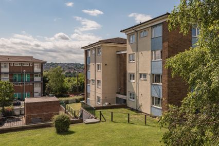credit: https://www.unipolhousing.org.uk/media/4263/156-170-argie-avenue-6.jpg?anchor=center&mode=crop&width=2048&heightratio=0.5625&format=jpg&quality=90&slimmage=true&rnd=131969473490000000