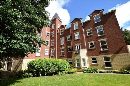 credit: https://media.onthemarket.com/properties/3046738/642249215/image-0-1024x1024.jpg