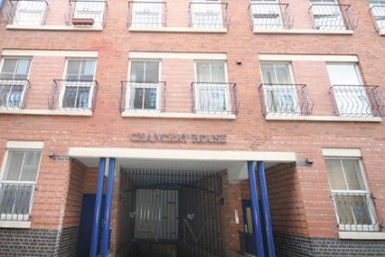 credit: https://www.westmanorstudentliving.co.uk/wp-content/uploads/2013/11/Chancery-House-exterior.jpg