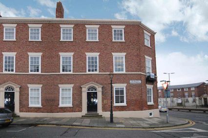 credit: http://www.kingstreetaccommodation.co.uk/images/chester/6_kings.jpg