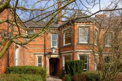 credit: https://freshstudentliving.co.uk/wp-content/uploads/Derby-Abbey-Lodge-Student-Village-1600x1200-Exterior-2-1024x768.jpg