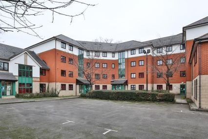 credit: https://www.iqstudentaccommodation.com/sites/default/files/styles/slider/public/2019-01/Exterior%20-%20Manchester%20Gardens%20%289%20of%2015%29.jpg?itok=x4_FW9_I