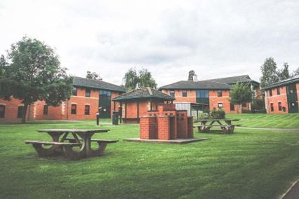 credit: https://www.google.com/url?sa=i&source=images&cd=&cad=rja&uact=8&ved=2ahUKEwjekaWR2qDmAhVIXBoKHTTFCcQQjRx6BAgBEAQ&url=https%3A%2F%2Fwww.hartpury.ac.uk%2Funiversity%2Ffacilities%2Flife-at-hartpury%2Faccommodation%2F&psig=AOvVaw06H37t8M9LutvM78Yt_Mmd&ust=1575710734873945