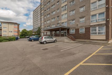 credit: https://www.unipolhousing.org.uk/media/6682/grayson-heights-5.jpg?anchor=center&mode=crop&width=2048&heightratio=0.5625&format=jpg&quality=90&slimmage=true&rnd=132156277340000000