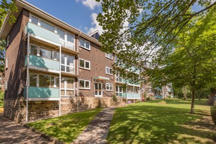 credit: https://www.unipolhousing.org.uk/media/6698/dyers-court-1.jpg?anchor=center&mode=crop&width=2048&heightratio=0.5625&format=jpg&quality=90&slimmage=true&rnd=132156290450000000