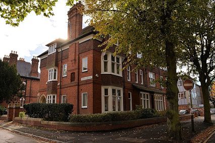 credit: https://www.westmanorstudentliving.co.uk/wp-content/uploads/2015/11/EXTERIOR.jpg