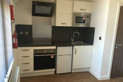 credit: https://www.google.com/url?sa=i&url=https%3A%2F%2Fwww.westmanorstudentliving.co.uk%2Fproperties%2Fzone-14-west-walk%2F&psig=AOvVaw04RLqWP0s-S8BtIr5pn_oX&ust=1580807495598000&source=images&cd=vfe&ved=0CAIQjRxqFwoTCMiSudCGtecCFQAAAAAdAAAAABAN