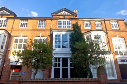 credit: https://www.google.com/url?sa=i&url=https%3A%2F%2Fwww.westmanorstudentliving.co.uk%2Fproperties%2F8-salisbury-road%2F&psig=AOvVaw1NuF-X-8Hw6vYuPVMnpjAZ&ust=1580808467103000&source=images&cd=vfe&ved=0CAIQjRxqFwoTCICSr9CItecCFQAAAAAdAAAAABAD
