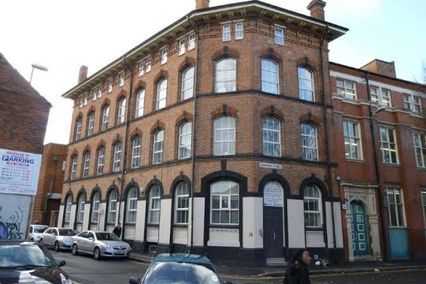 credit: https://www.google.com/url?sa=i&url=http%3A%2F%2Fwww.movehut.co.uk%2Fproperty%2F230625-45-chatham-street-leicester-leicestershire&psig=AOvVaw0rZJONRLF0ksVki8yULfch&ust=1580808990992000&source=images&cd=vfe&ved=0CAIQjRxqFwoTCLiIusqKtecCFQAAAAAdAAAAABAD