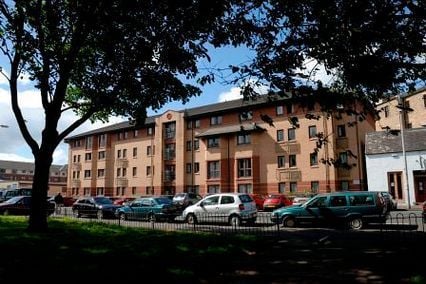 credit: https://www.google.com/url?sa=i&url=https%3A%2F%2Fwww.flickr.com%2Fphotos%2Fglasgowuniversityaccommodation%2F3367935352&psig=AOvVaw2U6clOZ4xKJLWwyfzc0c0T&ust=1581084452699000&source=images&cd=vfe&ved=0CAIQjRxqFwoTCLiJ2OGMvecCFQAAAAAdAAAAABAf