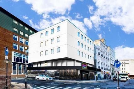 credit: https://www.google.com/url?sa=i&url=https%3A%2F%2Fwww.rightmove.co.uk%2Fstudent-accommodation%2Fproperty-79071545.html&psig=AOvVaw1q6OjsCZQ_MUCEMgLDDYCF&ust=1585380321908000&source=images&cd=vfe&ved=0CAIQjRxqFwoTCPiSqomQuugCFQAAAAAdAAAAABAD