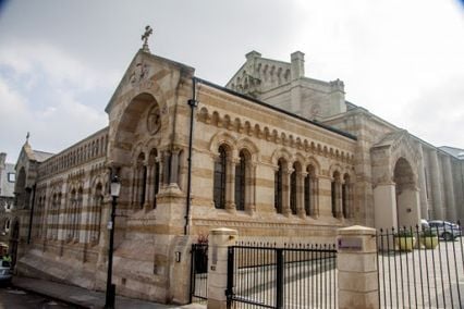 credit: https://www.google.com/url?sa=i&url=http%3A%2F%2Fpartners.ecenglish.com%2Fadults%2Fuk%2Fbristol%2Faccommodation%2Fcomfort-liberty-park-residence%3Fp%3Dimages&psig=AOvVaw10hVcloetpQyjGUENDKjTp&ust=1587810196501000&source=images&cd=vfe&ved=0CAIQjRxqFwoTCKDV-IjsgOkCFQAAAAAdAAAAABAH