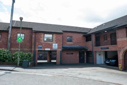 credit: https://www.exeter.ac.uk/media/universityofexeter/campusservices/accommodation/images/residences/kingedwardcourt/UoERowancroft_RobCoombe-186-930x500.jpg