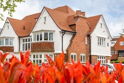 credit: https://le.ac.uk/~/media/uol/images/buildings/accommodation/oadby/ashcroft-house/ashcroft-house-ext-846-1.jpg?h=474&w=846&la=en&hash=CEE4CE481329EB121FDB1618AA708EF49756E3D7