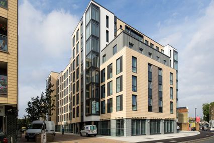 credit: https://freshstudentliving.co.uk/wp-content/uploads/London-Glassyard-Building-Gallery-Images-1600-x-1200-External-1024x768.jpg