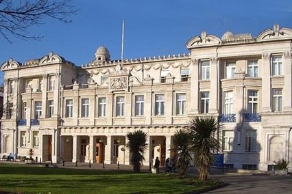 credit: https://www.qmul.ac.uk/about/structure/governance/