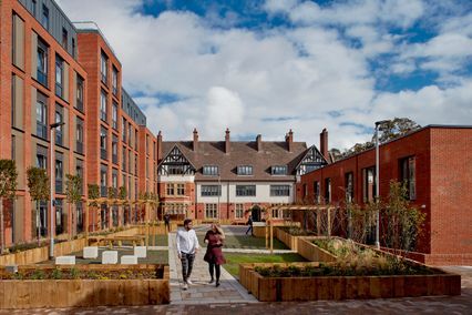 credit: https://freshstudentliving.co.uk/wp-content/uploads/FSL-Coventry-Eden-Square-Exterior-8-Gallery-Image-1600x1200-1024x768.jpg