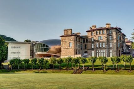 credit: https://www.linkedin.com/school/edinburgh-napier-university/?originalSubdomain=de