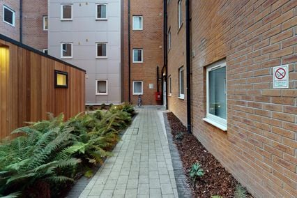credit: https://www.iqstudentaccommodation.com/sites/default/files/styles/slider/public/2021-03/iQ-Student-Accommodation-Liverpool-Lobby_0.jpg?itok=aLvnNdzS
