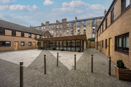credit: https://www.crm-students.com/student-accommodation/edinburgh/meadow-court-edinburgh/