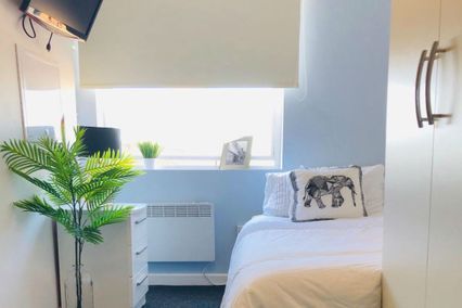 credit: https://www.crm-students.com/student-accommodation/coventry/mercia-lodge-coventry/