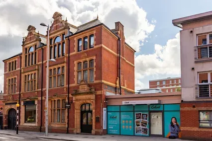 credit: https://wearehomesforstudents.com/student-accommodation/coventry/calcott-ten