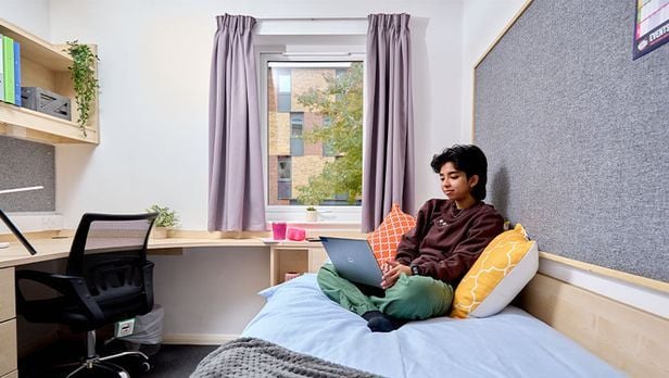 Nottingham Trent University NTU) - 4