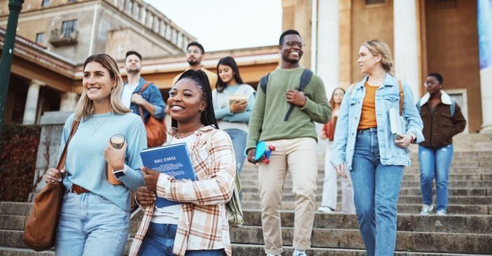 Dorm vs. Apartment: On-Campus Convenience vs. Off-Campus Living