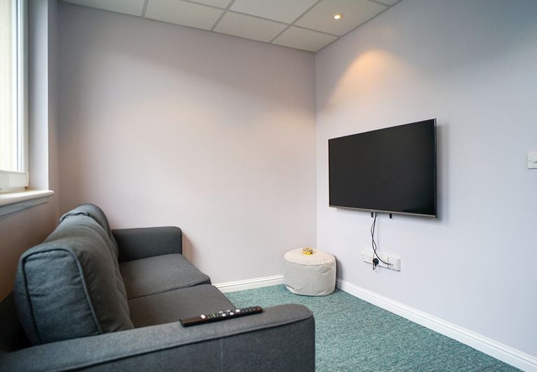 Hall- 8 Roxburgh