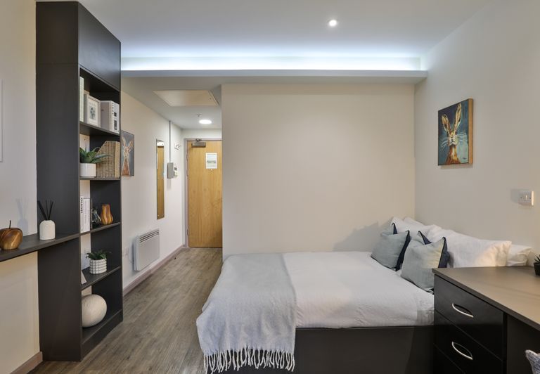 Hall - B16 Studios
