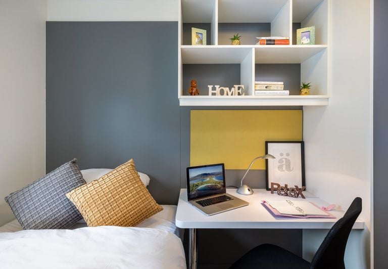 Hall - Canvas Cúirt na Coiribe