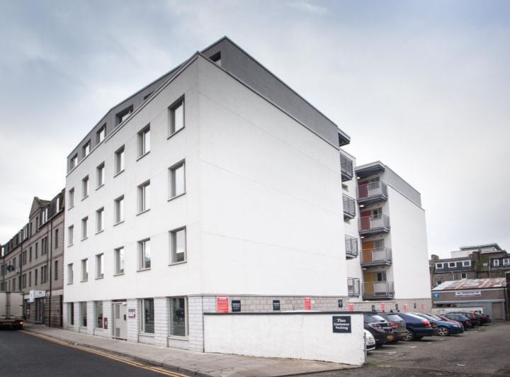 Hall - Centro Court