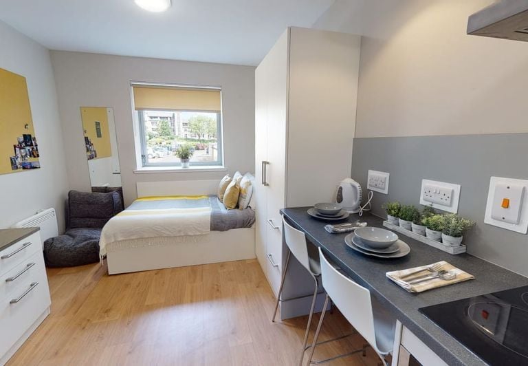 Hall Centro House
