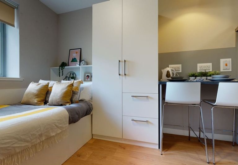 Hall Centro House