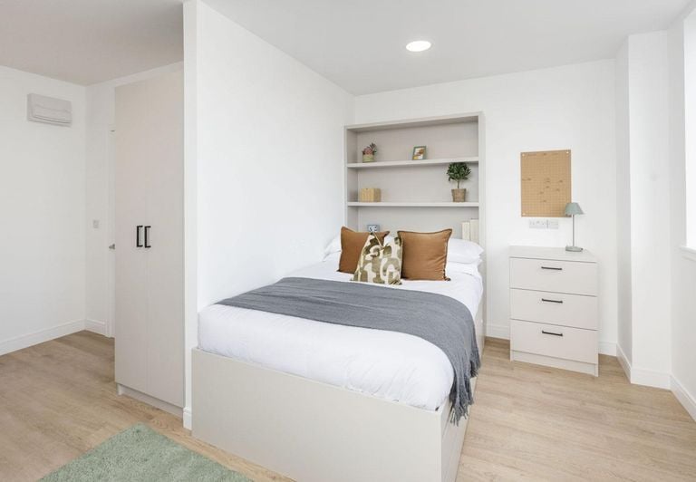 Hall - Discovery Studios