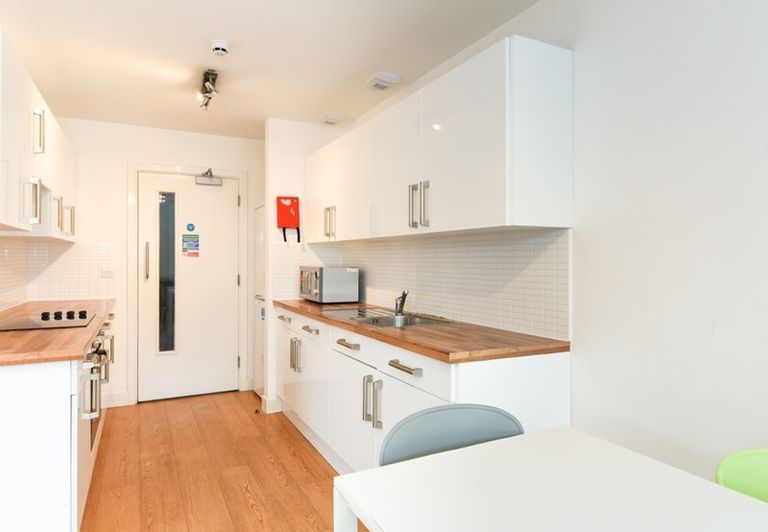 Hall Eastern Boulevard, Leicester