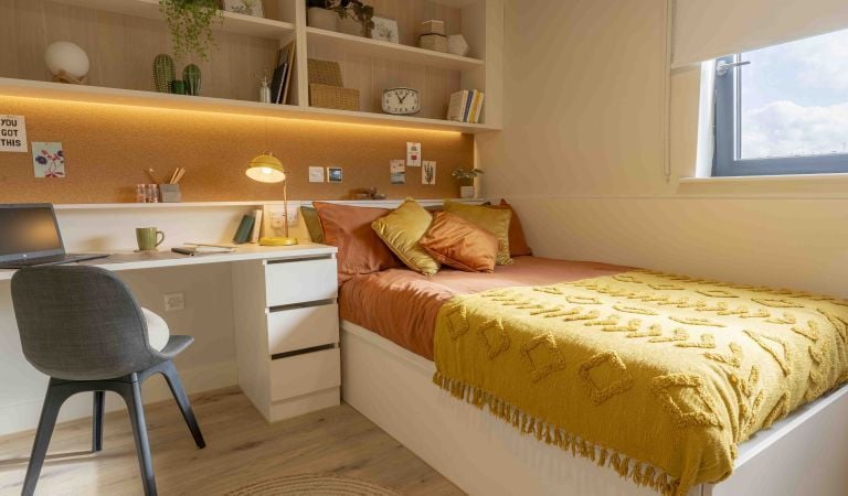 Hall - iQ Haywood House